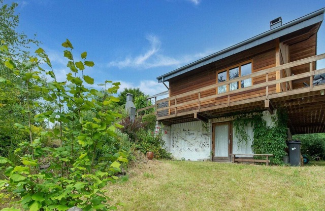 Spacious Holiday Home in Bièvre with Garden