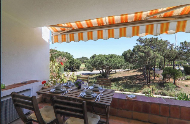 Spacieux appartement de vacances Dansk avec piscine, connexion Wi-Fi, climatisation et balcon
