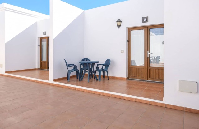 Spacious Holiday Apartment Flor with Sea or Mountain View, Wi-Fi & Terrace
