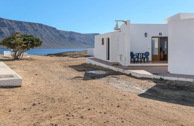 Spacious Holiday Apartment Flor " Seven" with Sea or Mountain View, Wi-Fi & Terrace