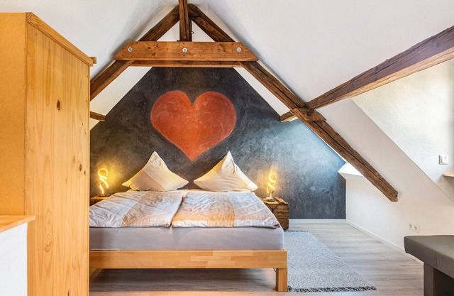 Appartement 'Große Ferienwohnung 1 Mit Kamin' avec vue sur la montagne et Wi-Fi