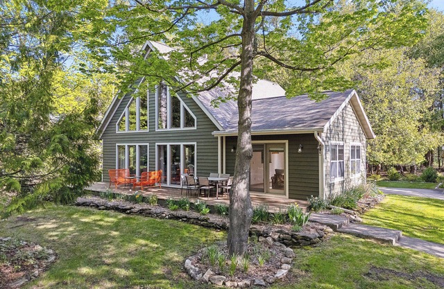 Secluded, Top of the Hill Cabin - Central Fish Cr