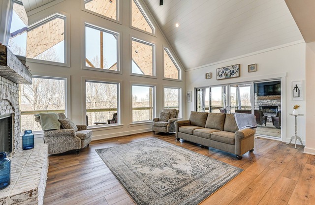 < 1 Mi to Beach: Spacious Clarkson Home w/ Deck!