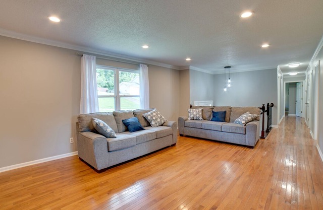Spacious Home Minutes Away From Hamilton Place