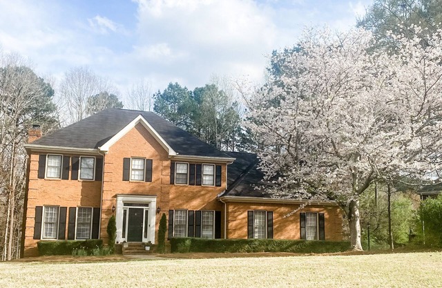 Spacious Home minutes from UGA