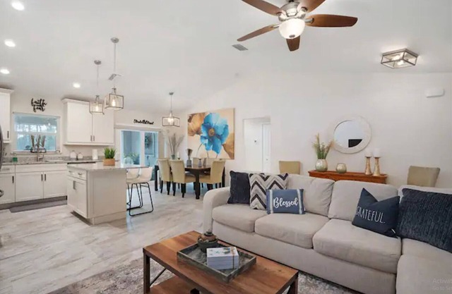 Spacious Home near Warm Mineral Springs, Beaches and Fun Outdoor Activities