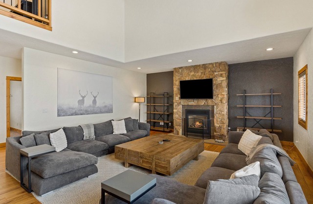 Spacious Home with fenced backyard oasis and private hot tub