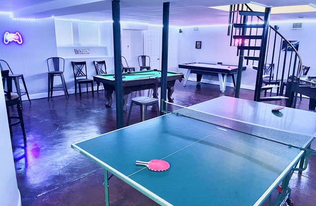 Spacious Home w/ Massive Game Room / Close to Everything