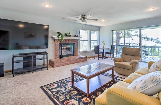 NEW! Spacious Home w/ Mtn Views & Starlink WiFi!