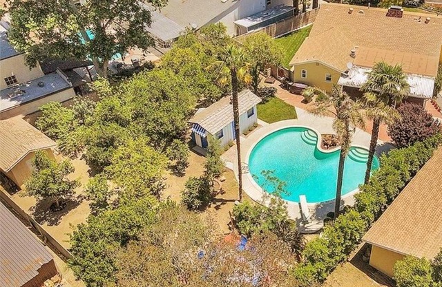 Spacious Home with Garden & Pool