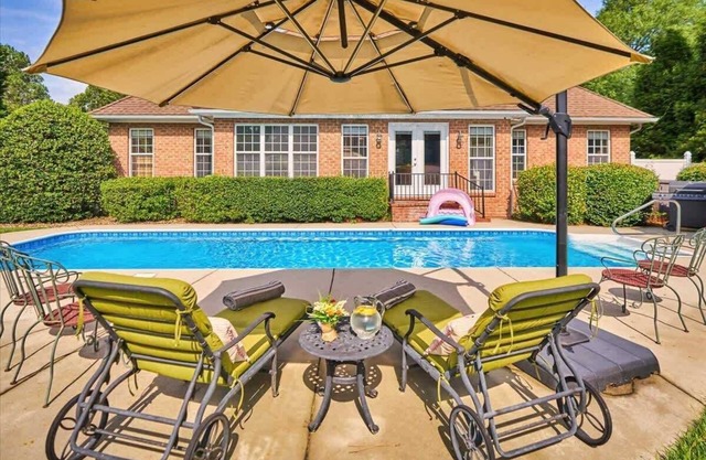 Spacious Golf Retreat with Private Pool Pinehurst