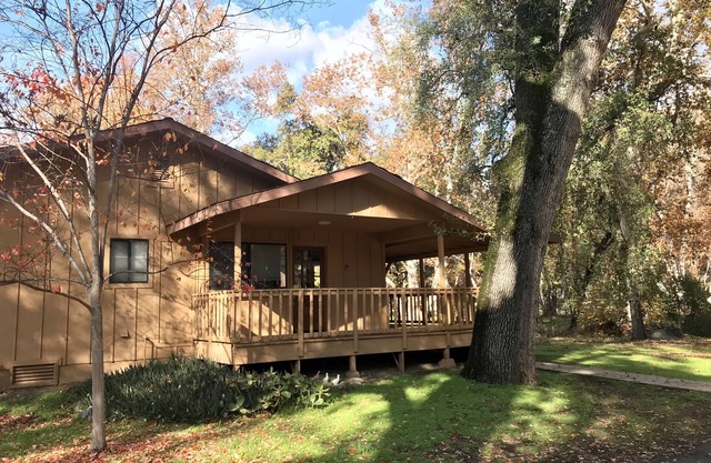 Nouveau!! Chalet riverain rénové, près du PN Sequoia