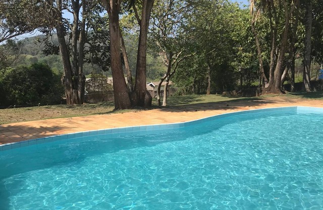 Maison spacieuse pour des moments en famille avec barbecue, piscine.