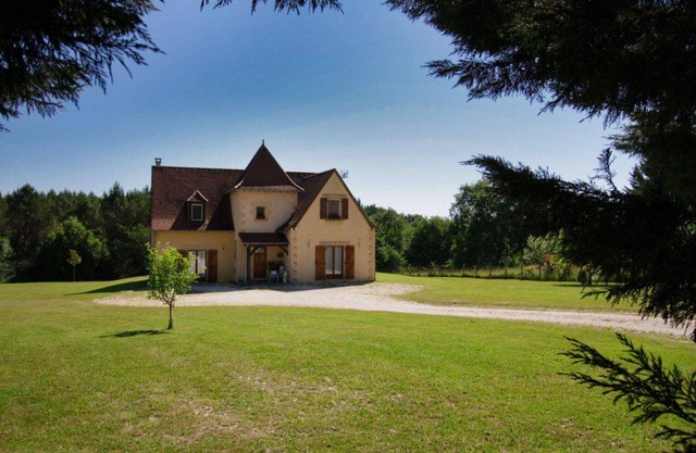 Maison spacieuse dans un village du Périgord