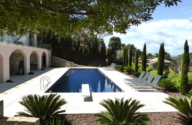 N ° 7 - Une maison spacieuse et 4 'Pods' à Begur, Catalogne, Espagne