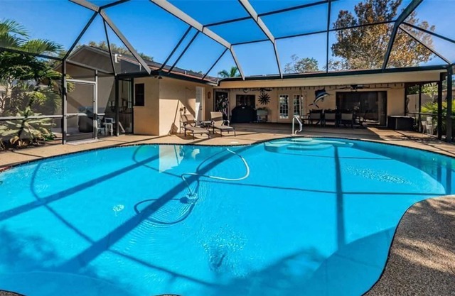 NEW - Spacious House w/Heated Pool - minutes from the Beach