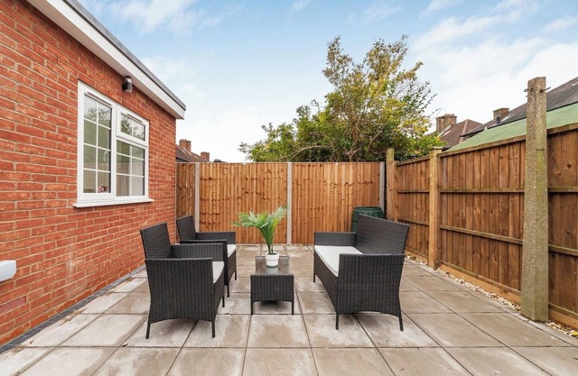 Spacious House with Garden