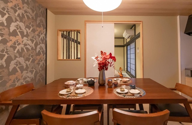 Spacious Japanese Townhouse Direct Access from KIX 10 Pax 3 bathrooms 3 bedrooms - whirlpool / Osaka Ōsaka