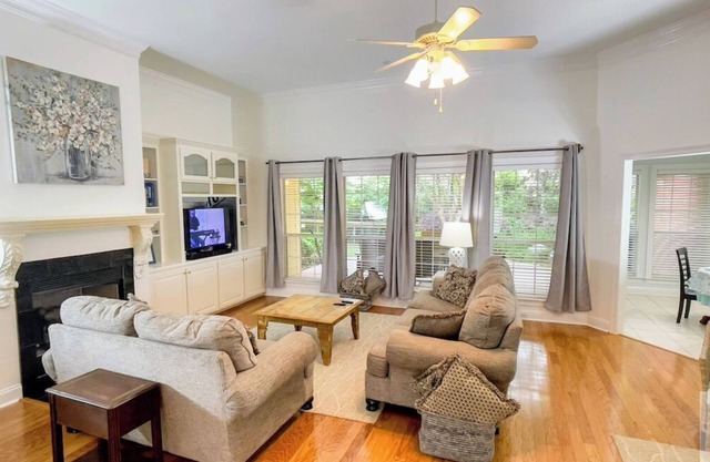 Spacious King Suite Home W/ Serene Patio