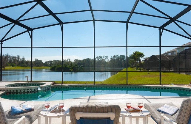 Spacious Lake Front Villa with Private Pool & Spa