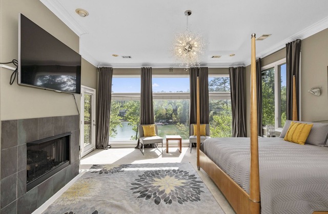 Spacious Lake Martin Luxury Retreat Close to Auburn