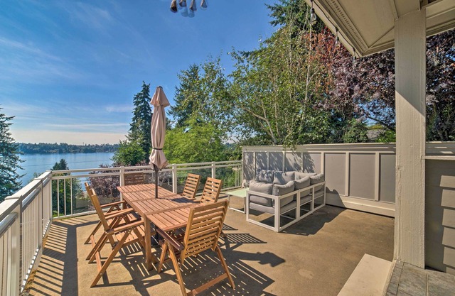 Spacious Lake Stevens Home w/ Fire Pit, Patio
