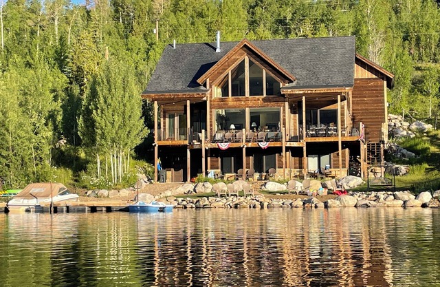 Spacious Lakefront Home, Private Dock & Beach, Elevator, Stunning Views