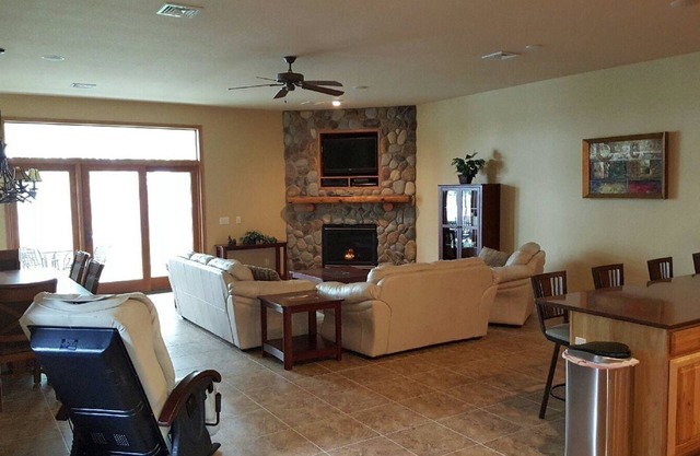 Spacious Lakefront Townhome on Castle Rock Lake!