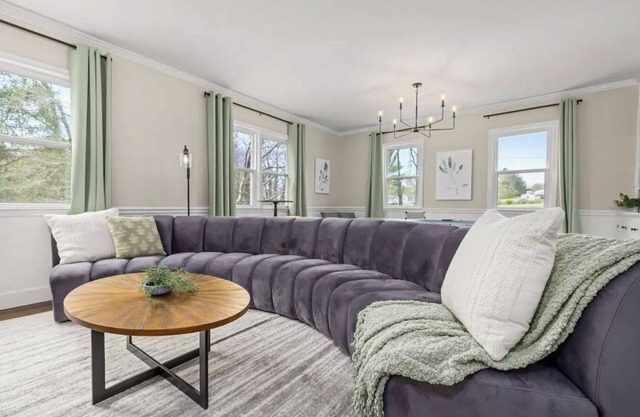 Spacious Large Group Getaway w/ Hot Tub + Games!