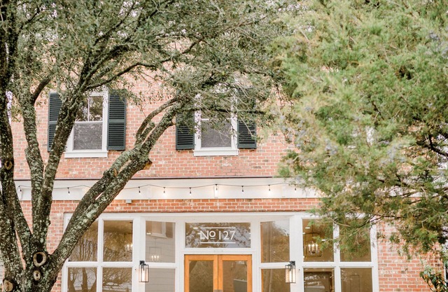 Spacious Loft on Middle Lane in Historic Downtown Beaufort