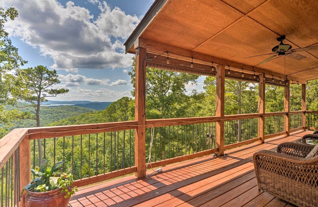 Spacious Log Cabin w/ Fire Pit & Game Room!