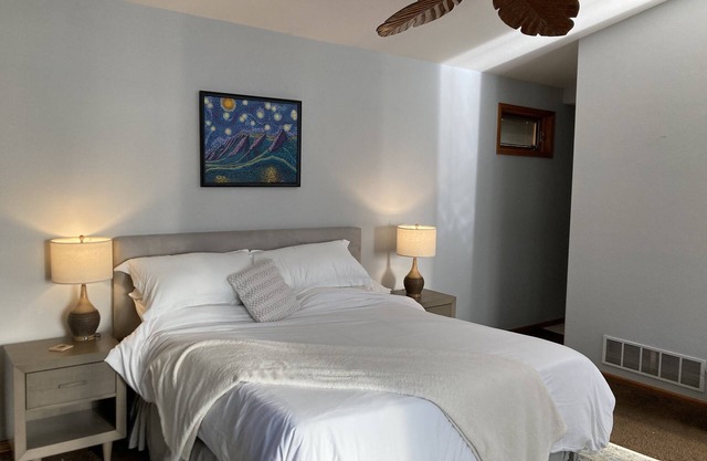 Spacious Longmont charmer with Private Suites