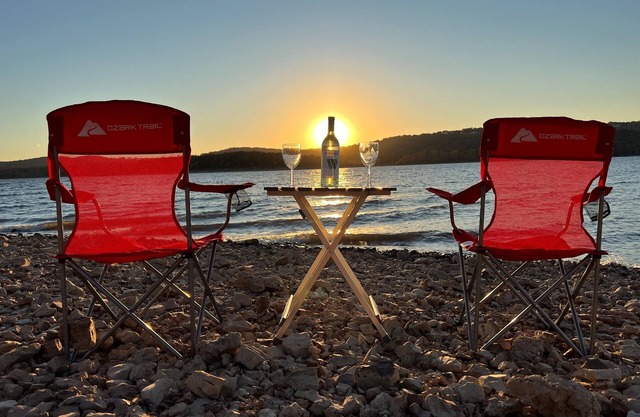Spacious Lux Condo>Steps to the Water>4 Min to SDC > Amazing Sunsets