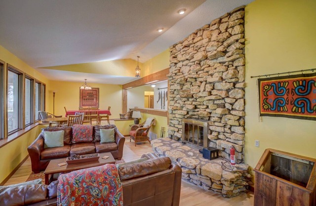 SPACIEUSE MAISON DE LUXE - CONVIENT MADISON EST LOCALISATION