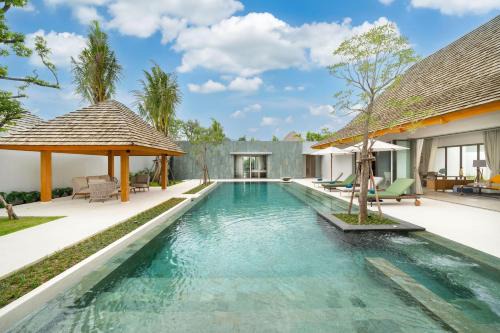 Spacious Mansion 4BR Villa Anchan V20 with 15m Private Pool in Gated Residence