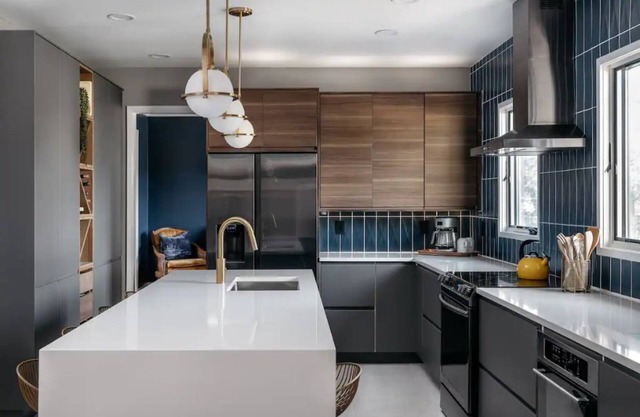 Spacious Mid Century Home Close To Everything