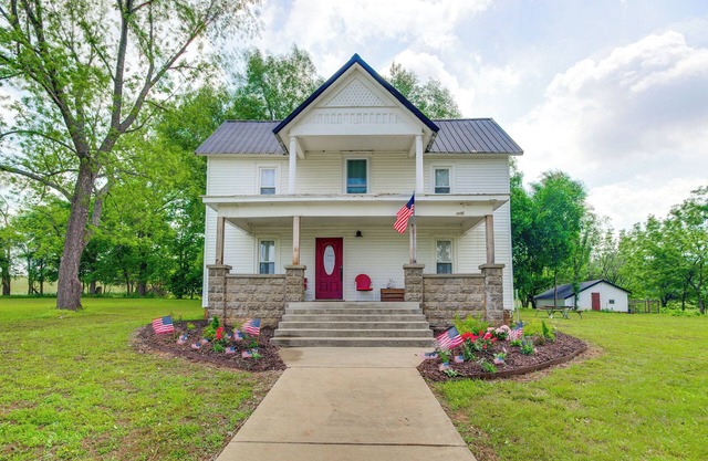 Spacious Missouri Vacation Rental w/ Fire Pit!