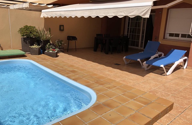 Spacious modern apartment with large terrace and private pool, long & short lets