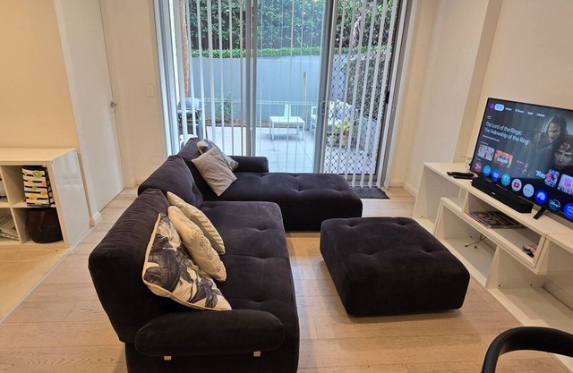 Spacious Modern Apartment with Private Garden