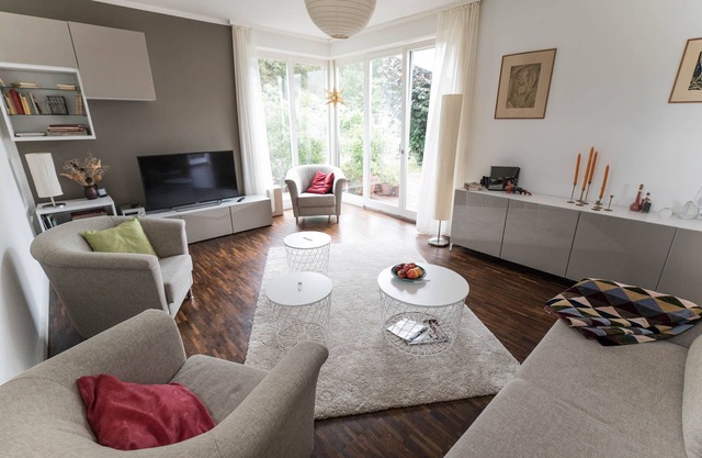 Spacieuse, maison de rêve moderne dans un endroit calme