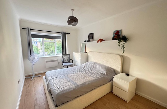 Spacious & Modern 1-Bed Flat near Ealing
