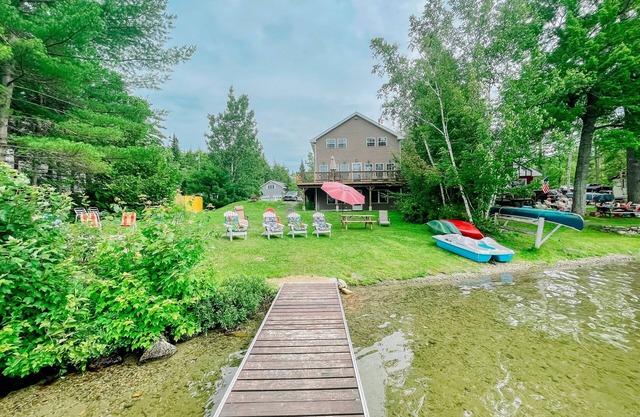 Maison moderne spacieuse sur l'étang vierge de Beech Hill!