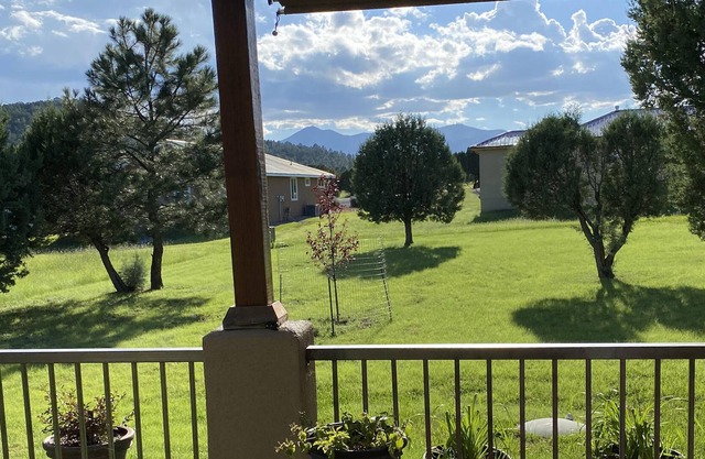 Spacious Mountain Home with amazing views of Sierra Blanca!