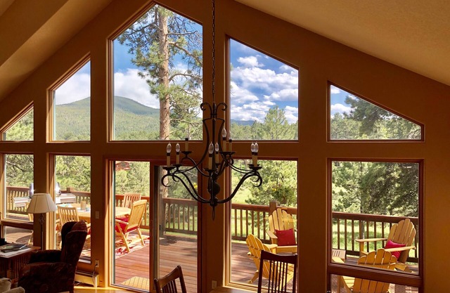 Nouveau! Spacious Mountain Meadow Home - Belles vues
