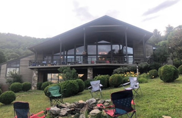 Huge Family Mountain House on 250 Acres with Hot tub and Barrel Sauna !