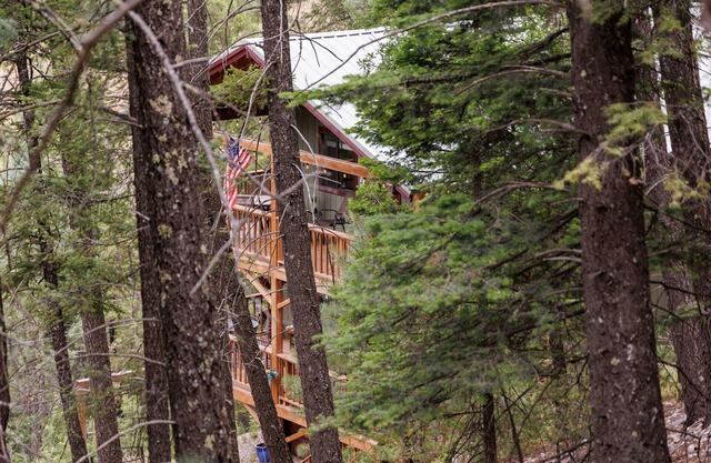Spacious, Mystic Woodlands Lodge