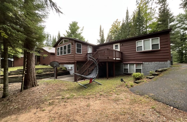 Spacious Northwoods Retreat: Perfect for Families & Friends on Sugar Camp Chain
