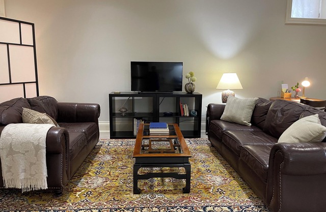 Spacious Open Concept APT in Little Italy