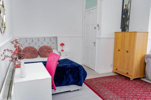 Spacious Pad - Close to Sports Village, Leigh Market, Mesnes Park - Parking - Wifi