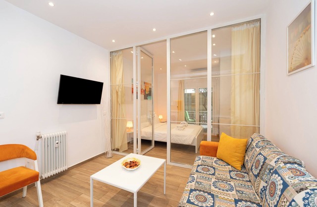 Spacious Peaceful Studio with Garden Patio